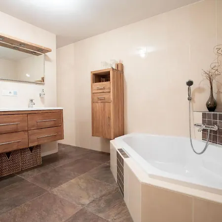 Casa vacanze Hochkrimml With Sauna On The Slope *